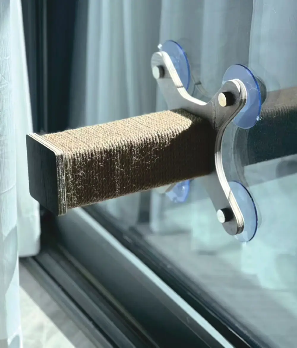 Window Scratching Ramp
